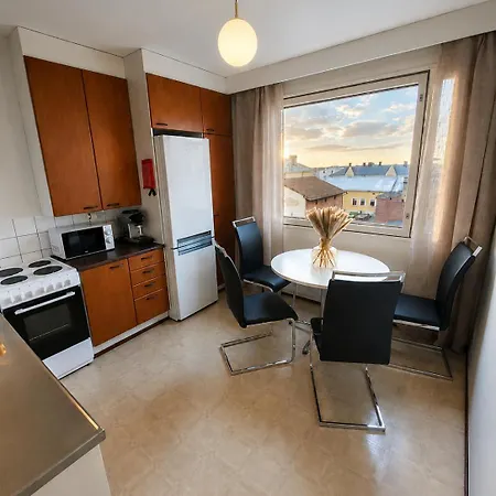A Gem In The Heart Of The City, With A Balcony, For 5 People, Ideal For Remote Work
