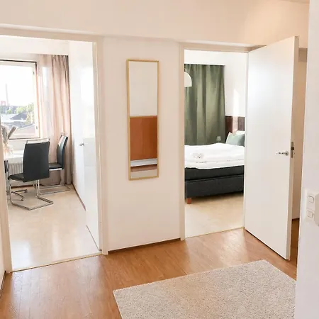 A Gem In The Heart Of The City, With A Balcony, For 5 People, Ideal For Remote Work アパート ポリ